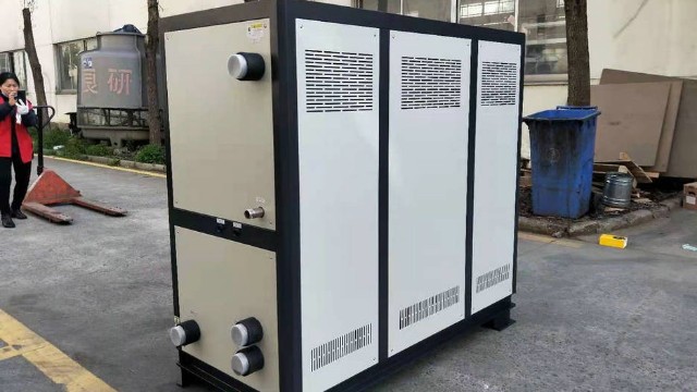水冷箱式冷水机厂家