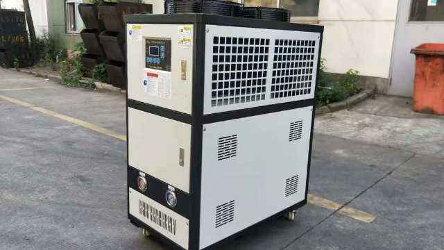 冷水机组微机控系统的功能和特点