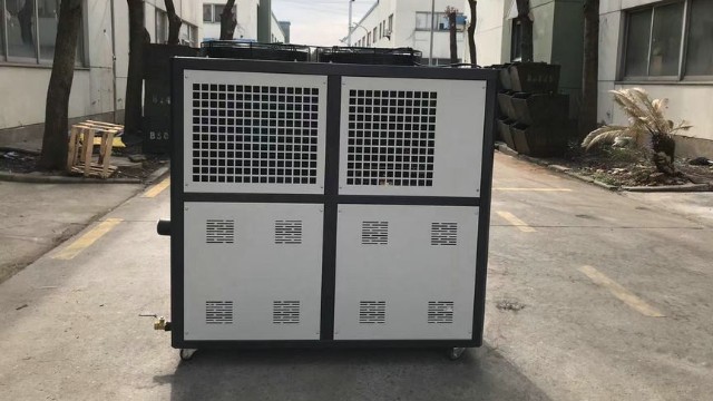 风冷式冷水机的风扇不工作是什么原因呢？